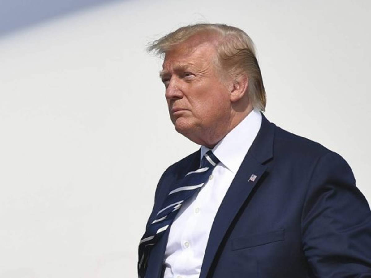 Trump ordena volver a enviar humanos a la Luna en 2024