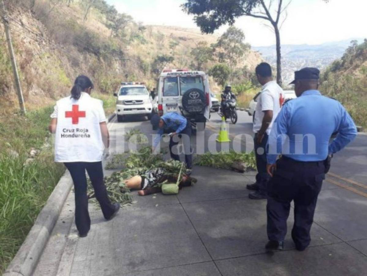 Matan a mujer y la arrojan desde un taxi en la cuesta El Chile de la capital