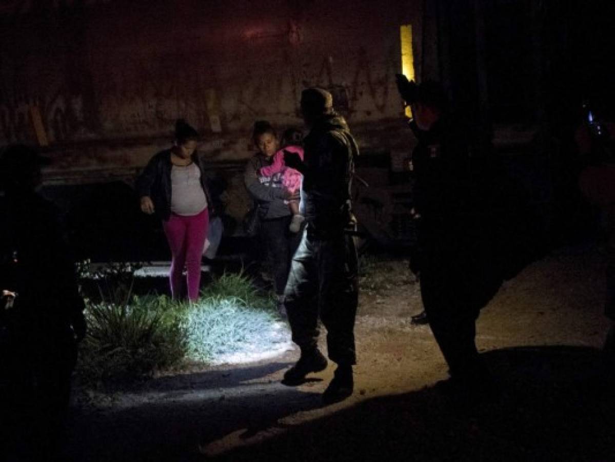 Miedo e incertidumbre se apodera de migrantes ante aviso de redada en Estados Unidos
