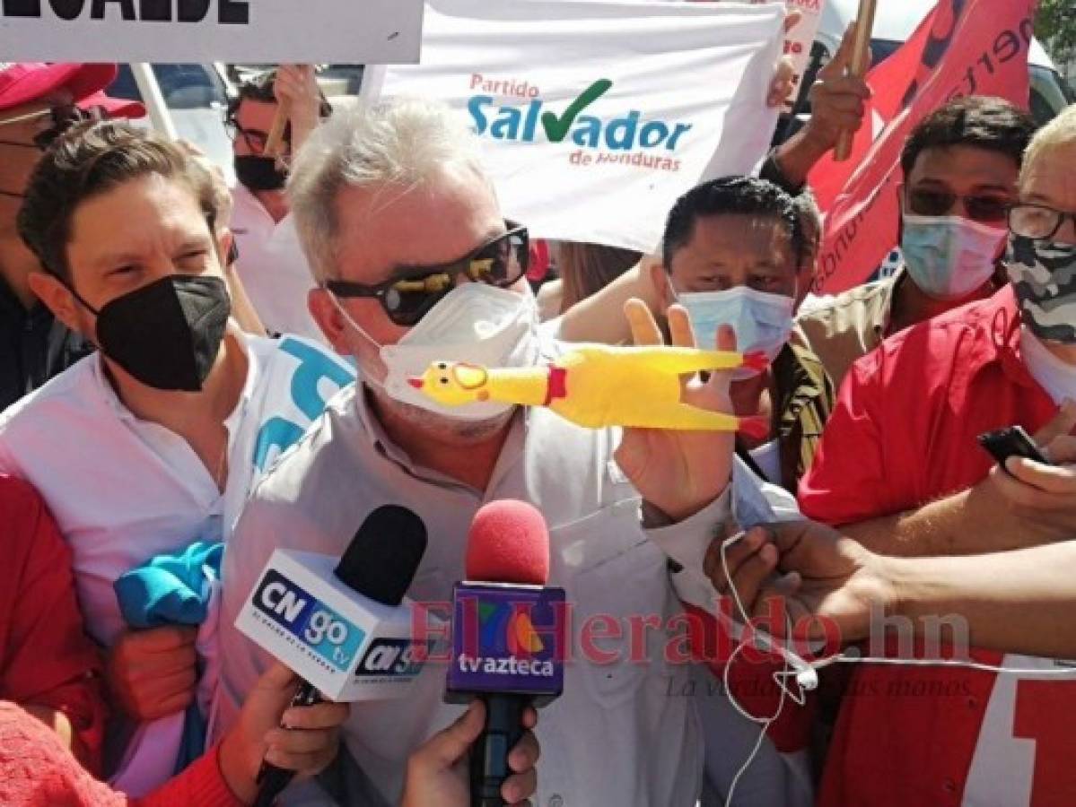Roberto Contreras tras no inscripción de su candidatura: 'Les dio pánico este pollo'