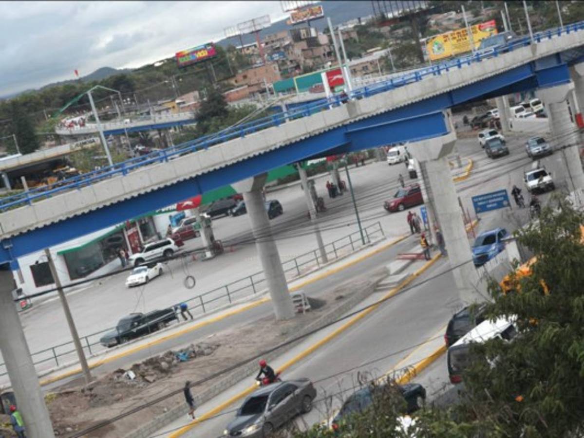 Cierre temporal del paso a desnivel del aeropuerto Toncontín de la capital de Honduras