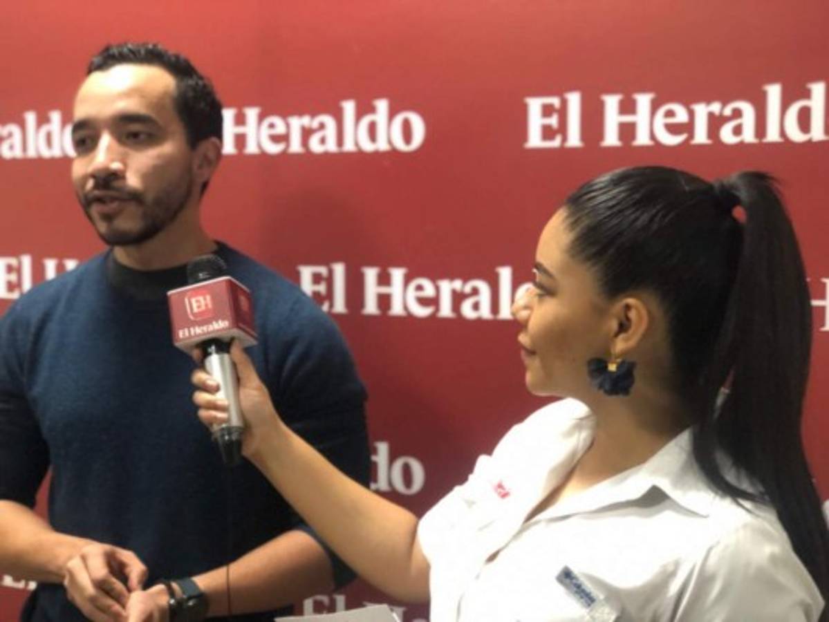 TardEH Artística: El standupero catracho que divierte a Centroamérica