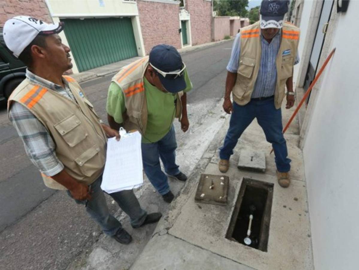 El 30% de los abonados del SANAA no pagan el consumo real