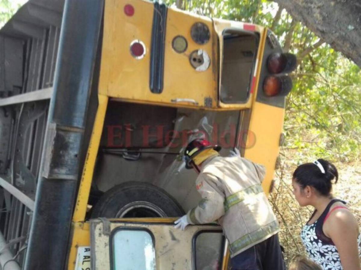 Nueve personas resultan heridas en accidente de bus en San Lorenzo