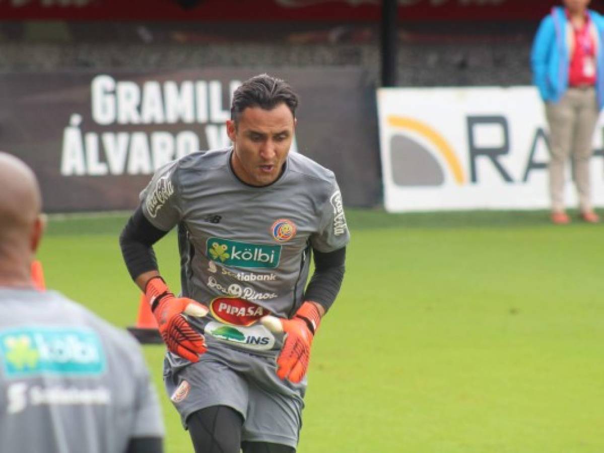 Costa Rica entrenó en cancha inusual en su tercer día de preparación para enfrentar a Honduras