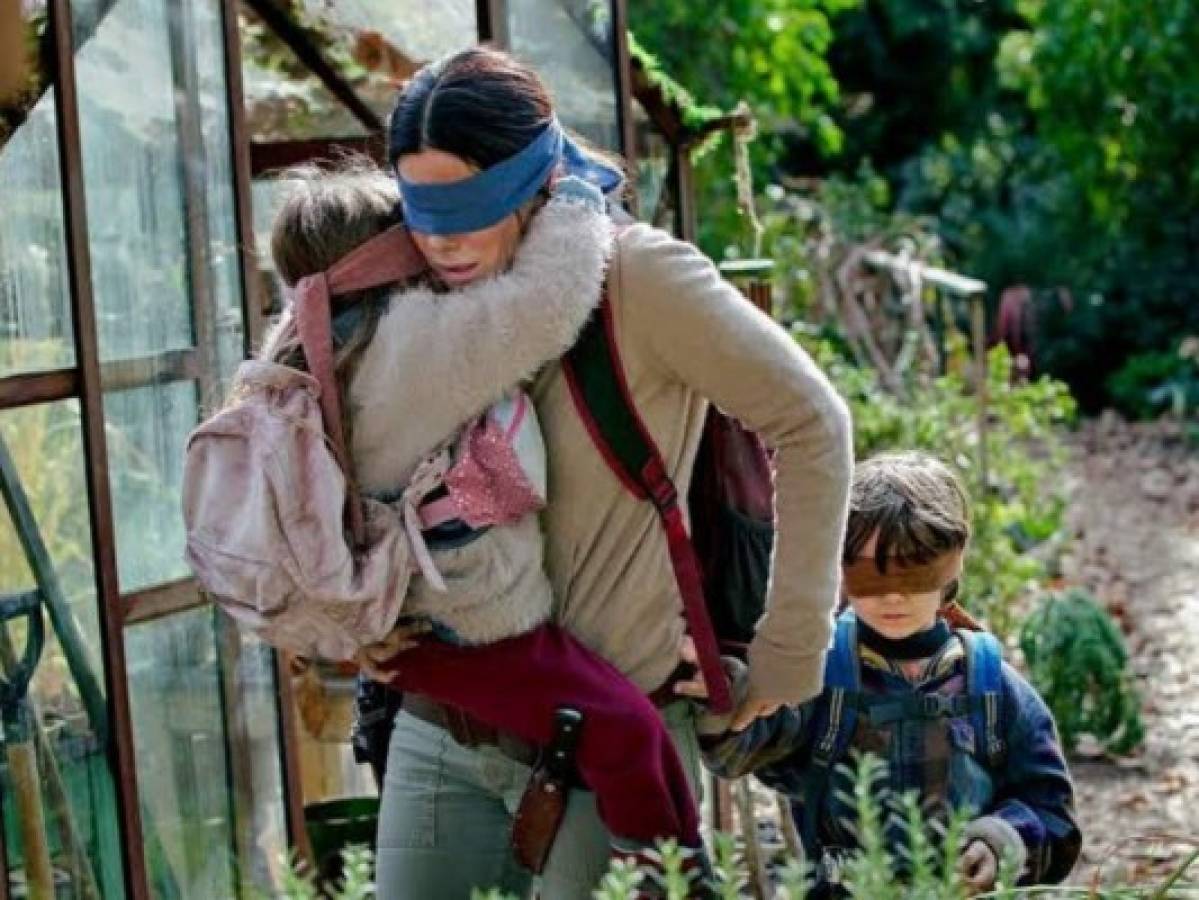 Bird Box Challenge se volvió la preocupación de Netflix