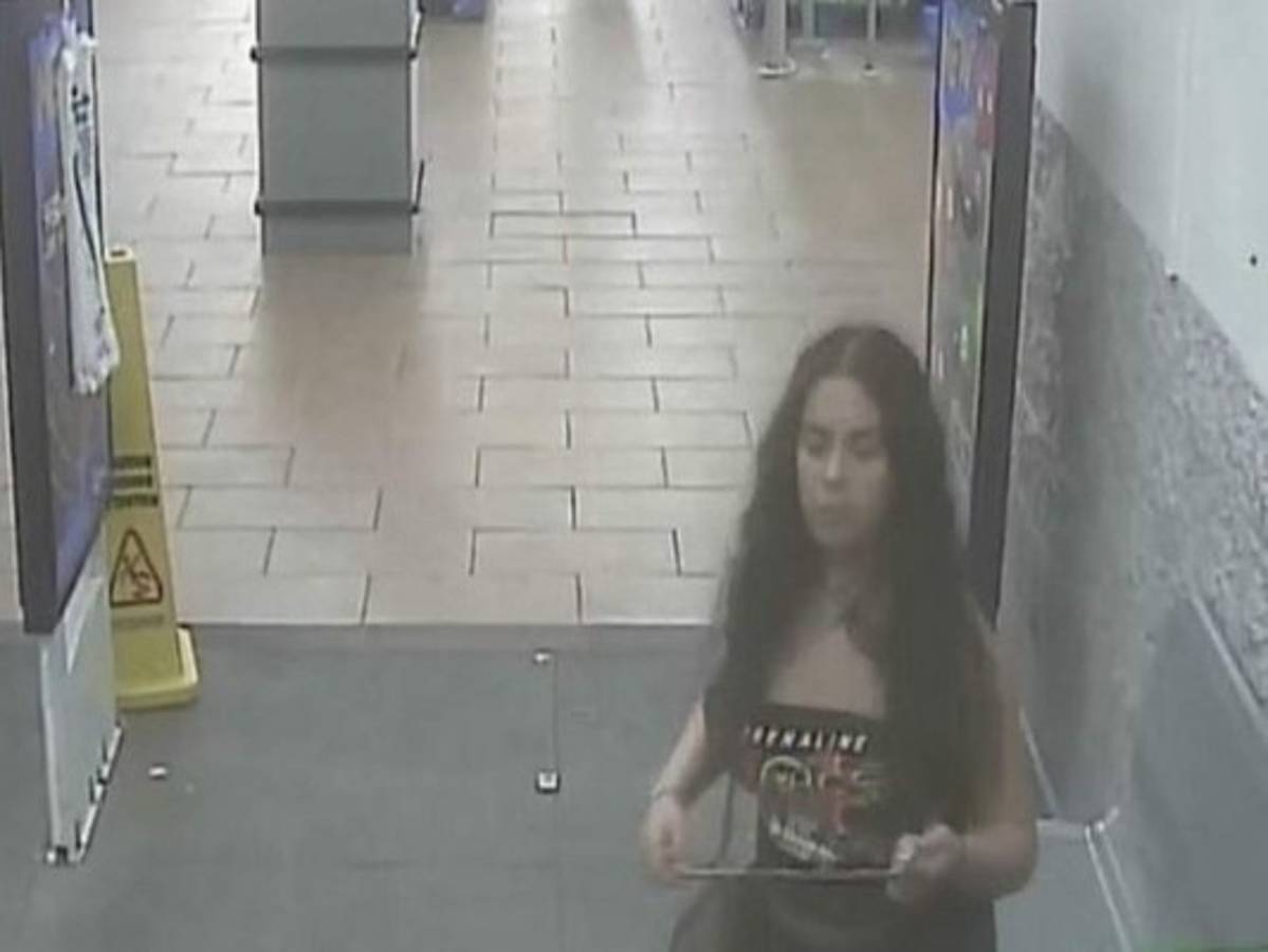 Acusan a mujer de orinar sobre papas en supermercado de EE UU 