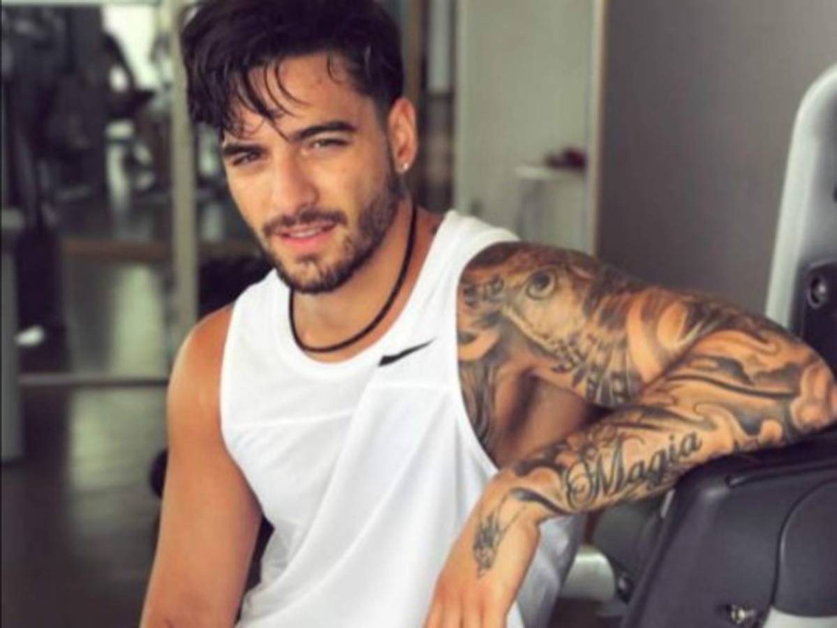 Se burlan de Maluma por sus pies