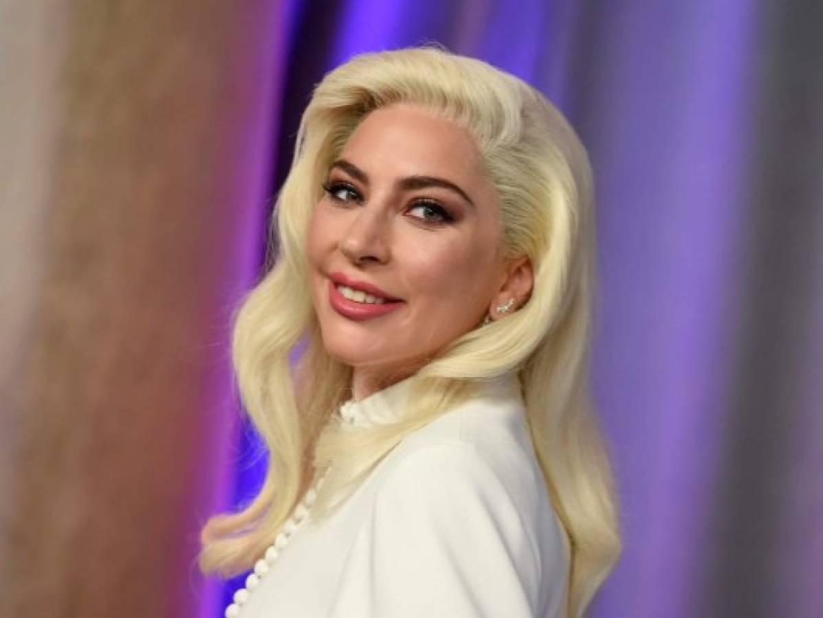 Lady Gaga anuncia llegada de su línea de maquillaje a Amazon