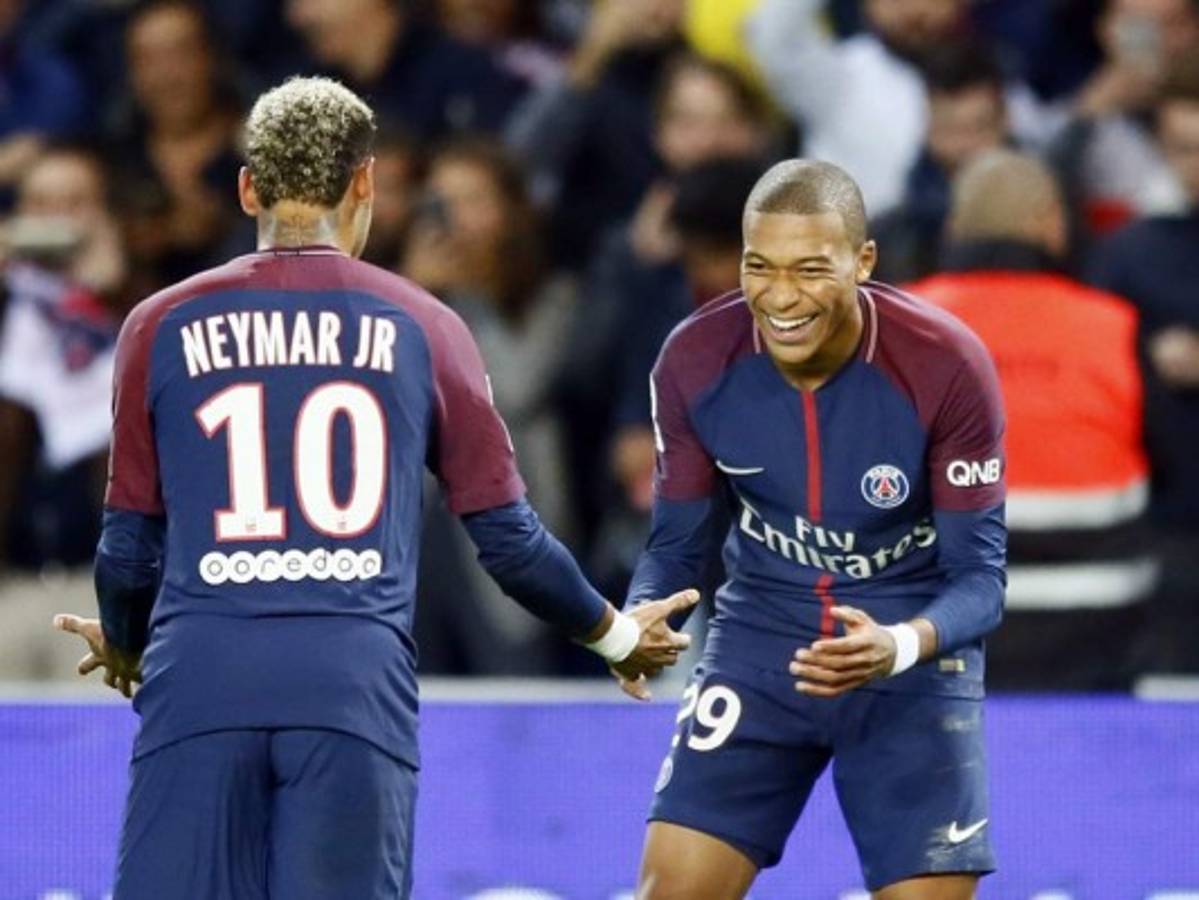 Con recital de Cavani, Mbappé y Neymar, el PSG derrotó 3-0 al Bayern Múnich en el Parque de los Príncipes