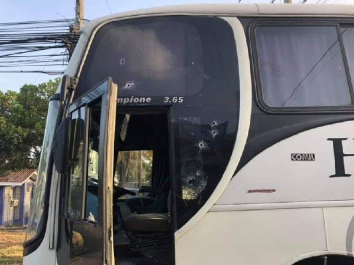 A balazos matan a conductor de bus interurbano en La Ceiba  