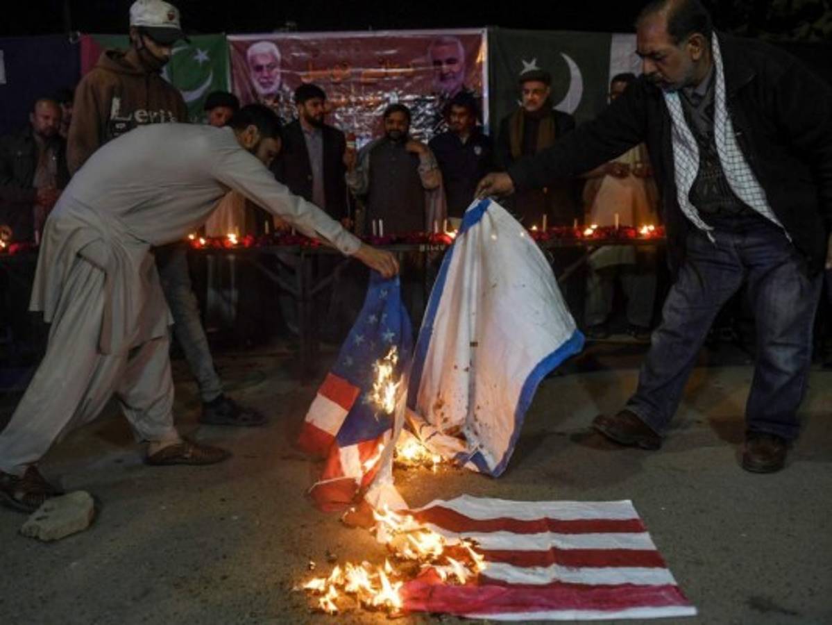 Varios cohetes impactan cerca de base iraquí con tropas de EEUU