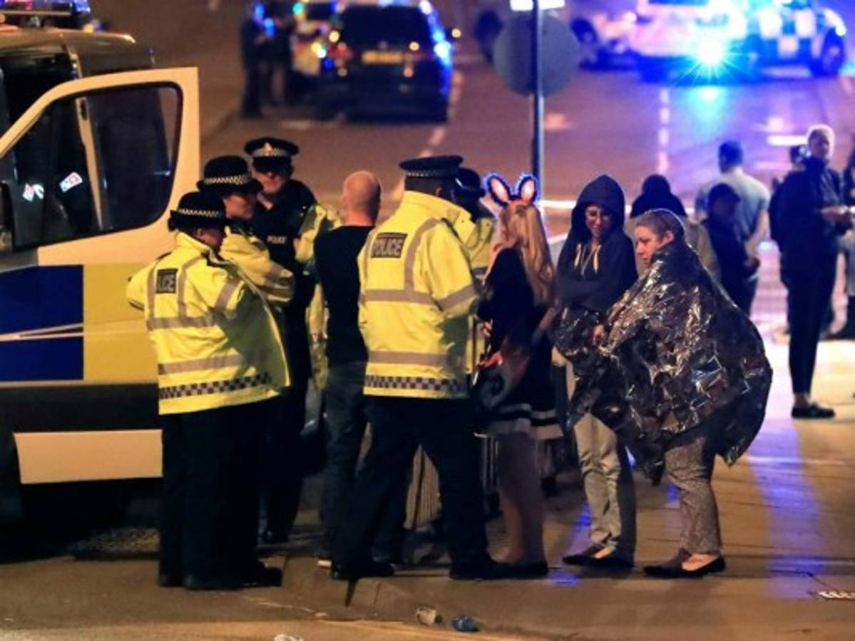 Ariana Grande ofrece pagar el funeral de las víctimas del Mánchester Arena