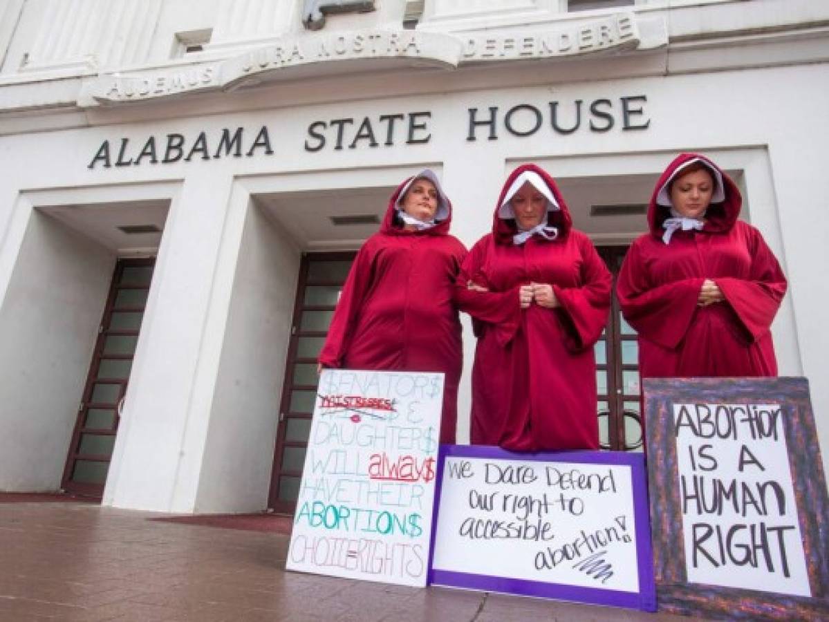 De no haber podido abortar 'me habría matado', dice una sobreviviente de violación en Alabama