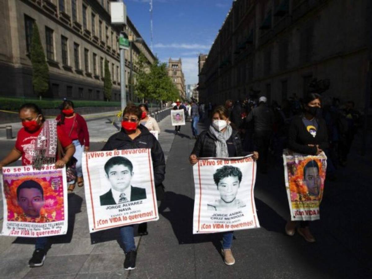 México detiene a primer militar por caso Ayotzinapa