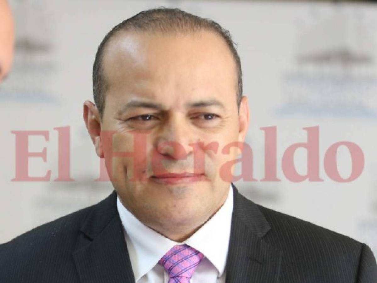 Renán Inestroza: Sumatoria de actas da una victoria de un 5% a Juan Orlando Hernández