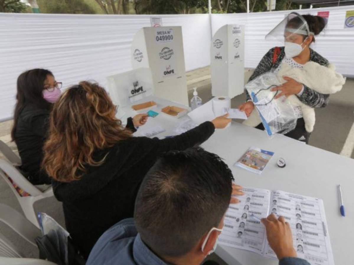 Elecciones en Perú: jornada marcada por la incertidumbre y la pandemia