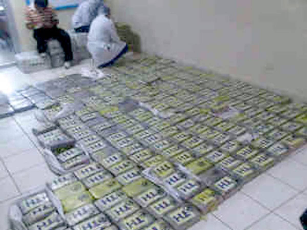 Incautan 440 kilos de coca en zona de La Mosquitia