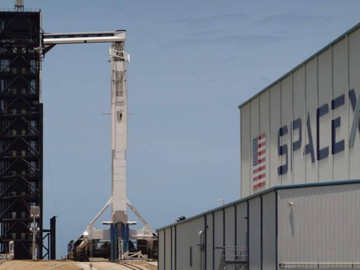 SpaceX avanza este sábado plan de lanzamiento de su primer cohete tripulado