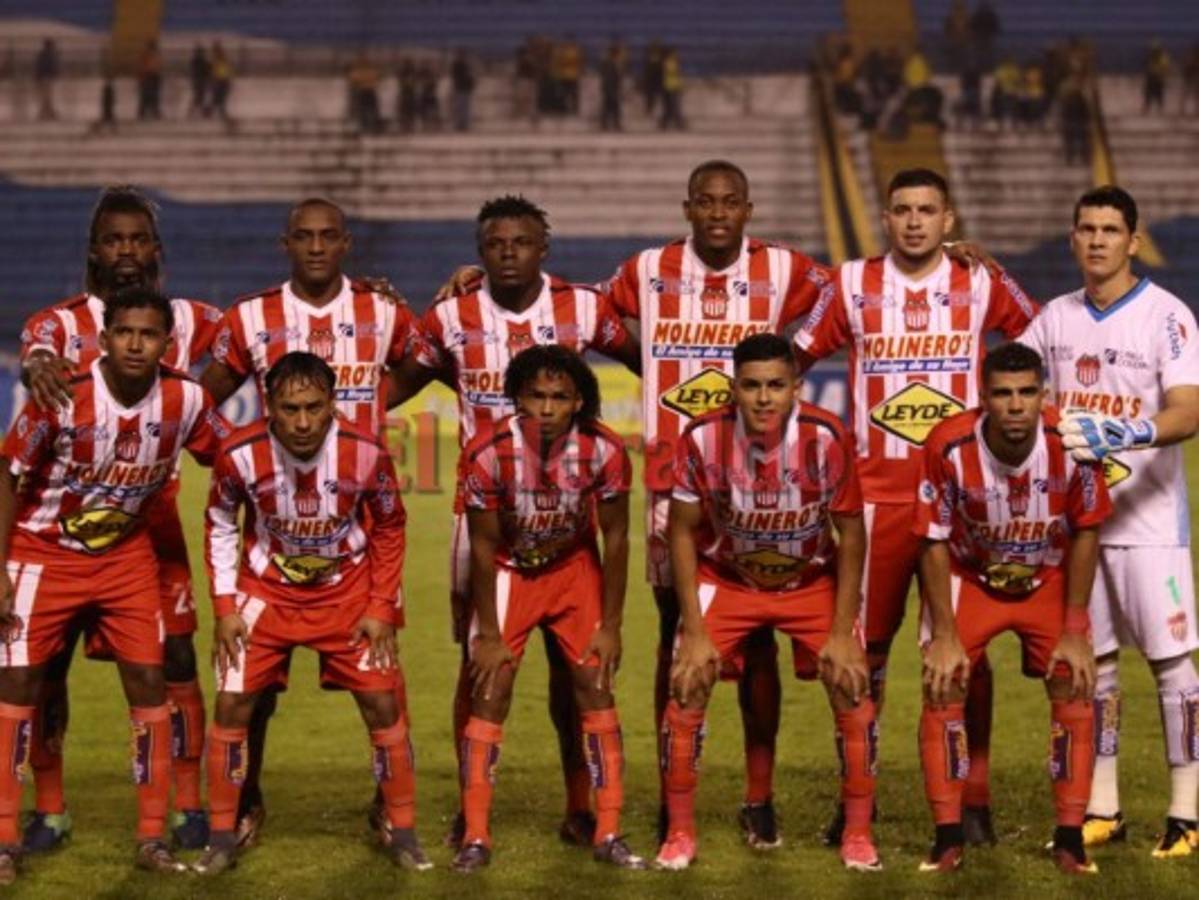 Golazo de Bernárdez le complica las cosas al Tiburón de Ríos...