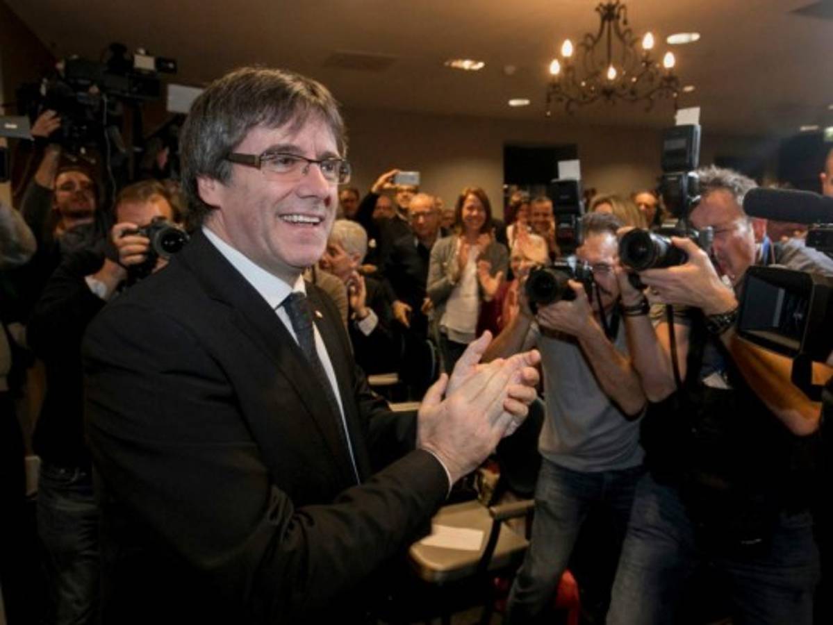 'No pediremos permiso' para una república catalana, dice líder separatista&nbsp;&nbsp;