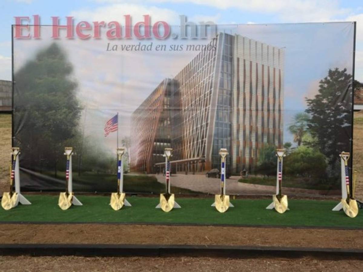 Ponen la primera piedra de la nueva embajada de los Estados Unidos