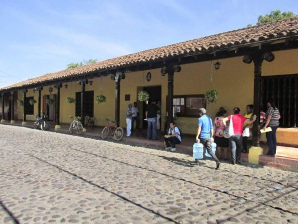 170 de las 298 municipios de Honduras se pintan de azul