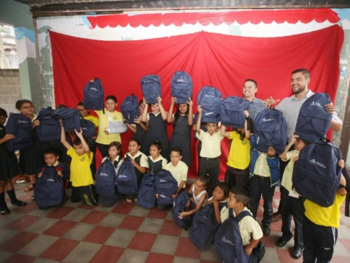 Equinsa premia a escolares inventivos y de excelencia