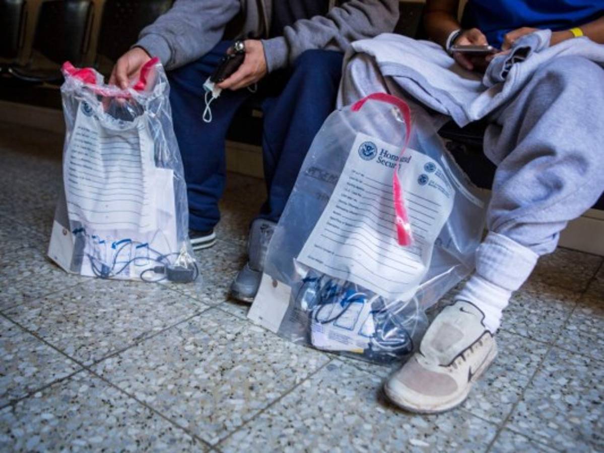 Llegan a Guatemala otros cuatro hondureños bajo acuerdo migratorio