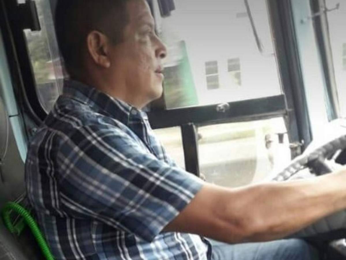 Conductor muere aplastado por un bus en Marcala, La Paz