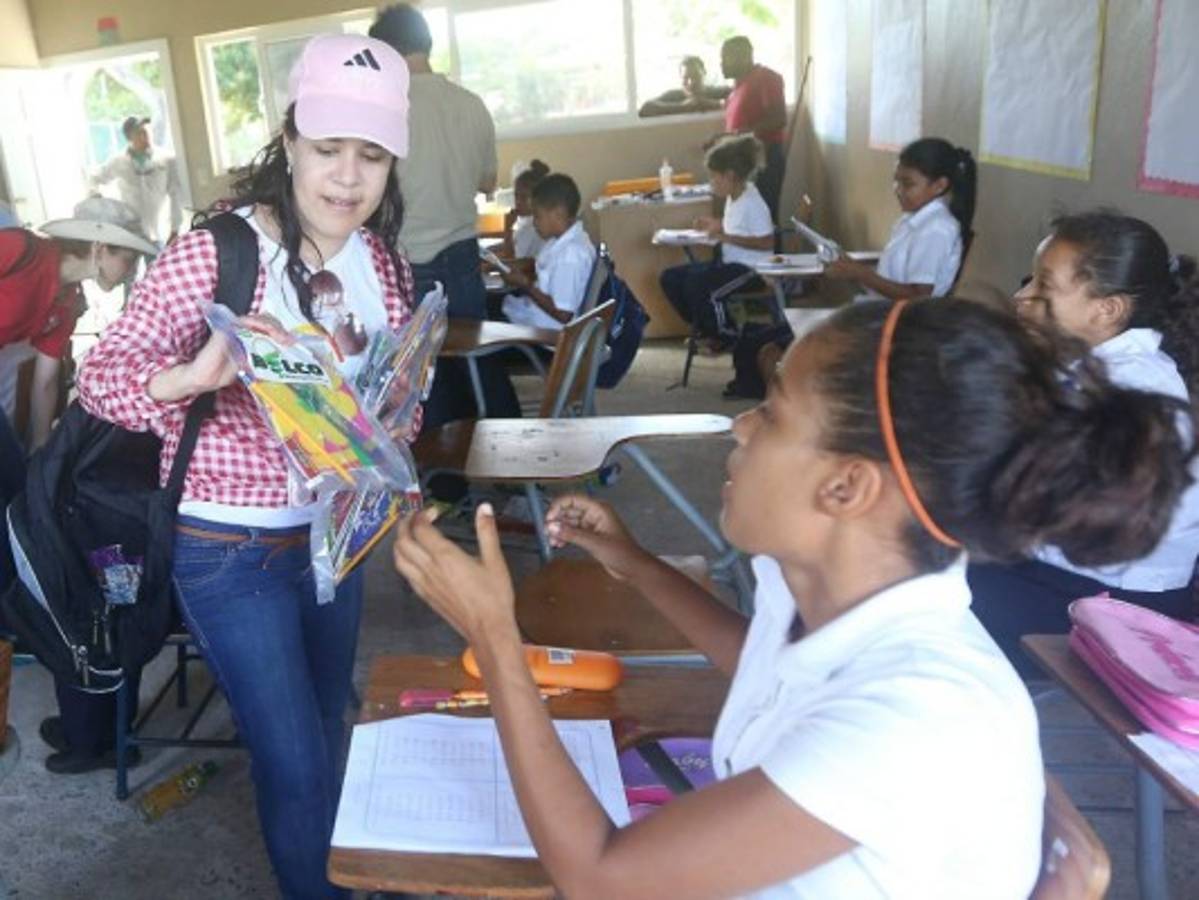 ¡La Maratón del Saber llega a Guanaja!