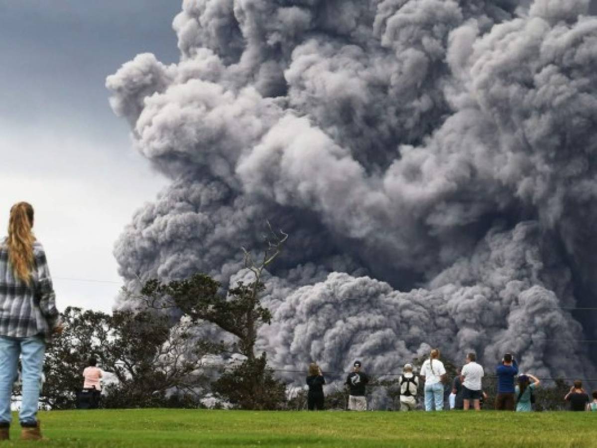 Alerta roja por explosión de cenizas en volcán hawaiano Kilauea