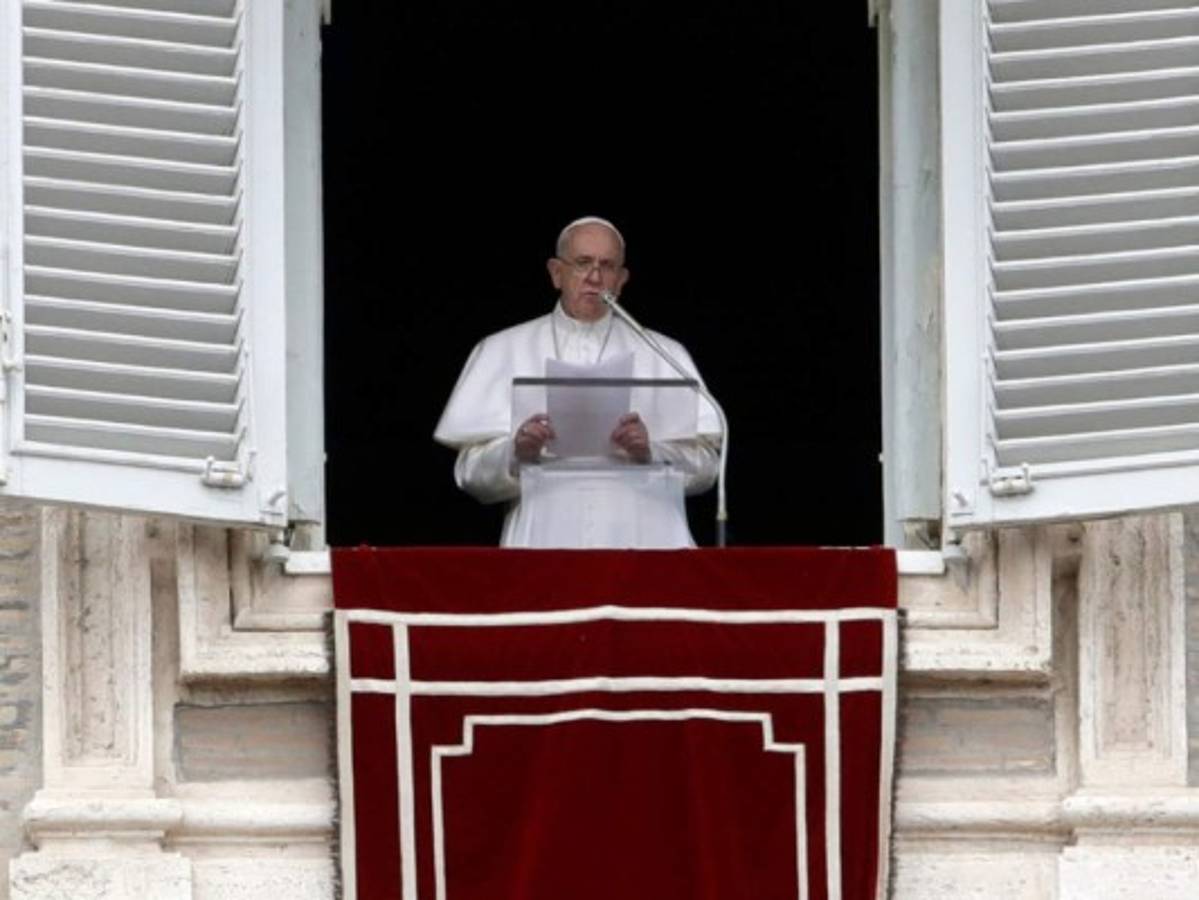 El papa Francisco ora por las víctimas de masacre en Nueva Zelanda