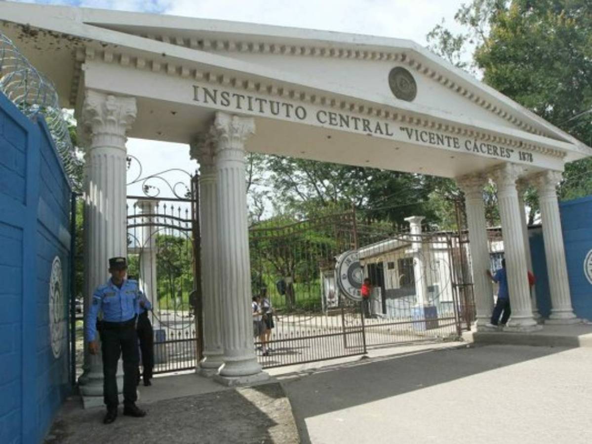 Futuros egresados de bachillerato tendrían que recibir reforzamiento