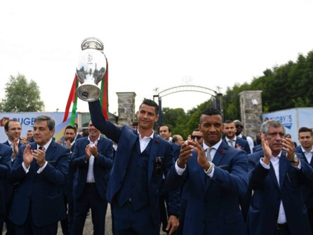 Ronaldo y los suyos vuelven a casa como héroes