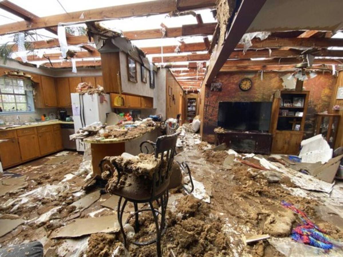 Tornados dejan dos muertos y daños en sureste de EEUU