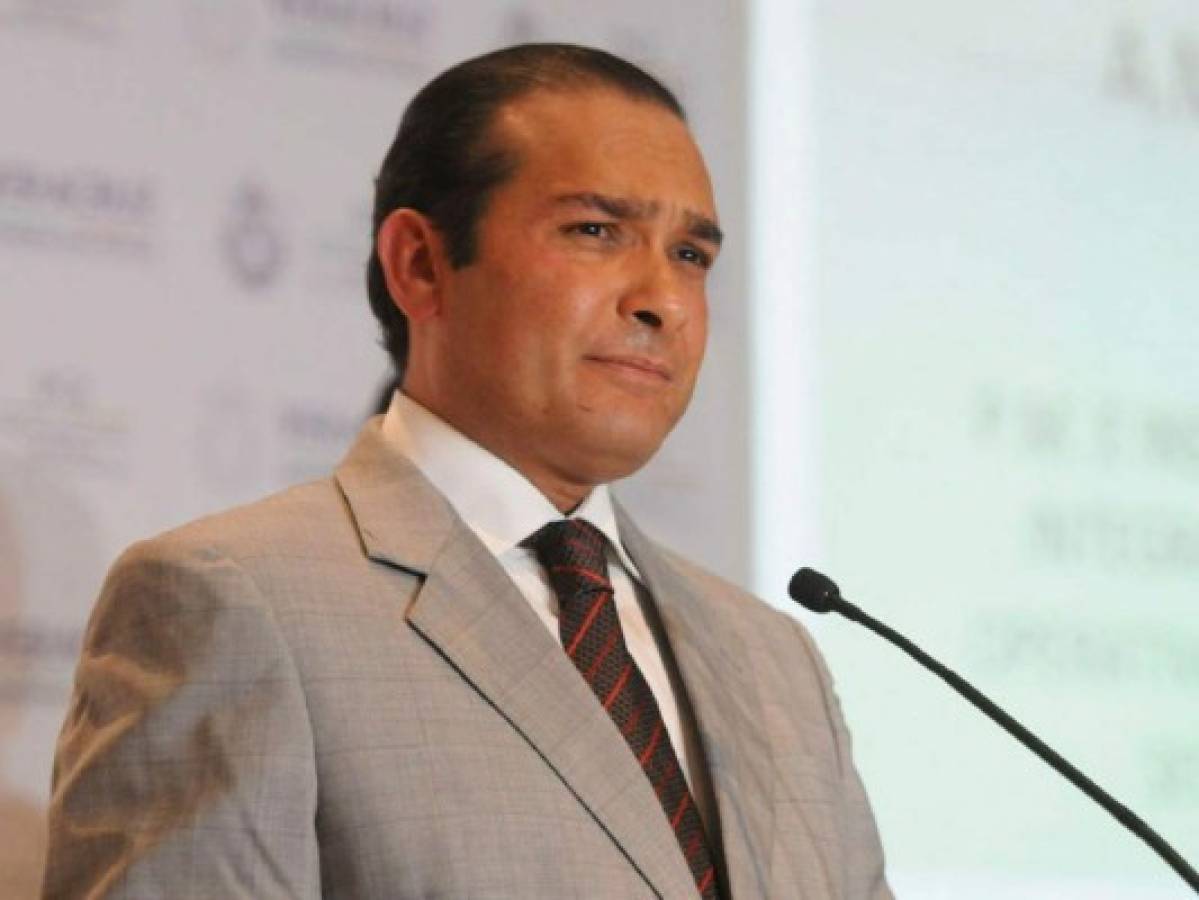 Ofrecen recompensa en México por exfiscal acusado de desaparición forzada