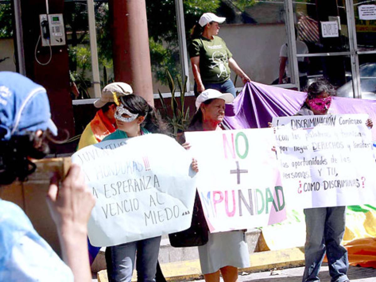 Comunidad LGTB exige un alto a los crímenes de odio