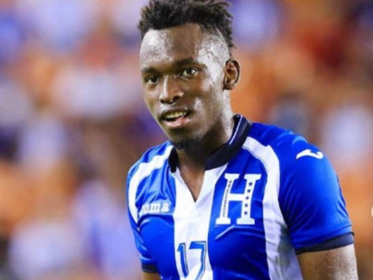 Alberth Elis se solidariza con hondureños de la caravana migrante que cruzó México