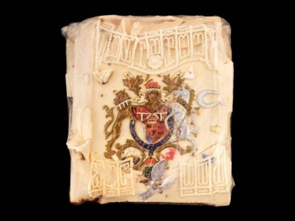 Por la historia que lo envuelve, el pedazo de pastel parece ser uno de los más costosos. Foto: AP