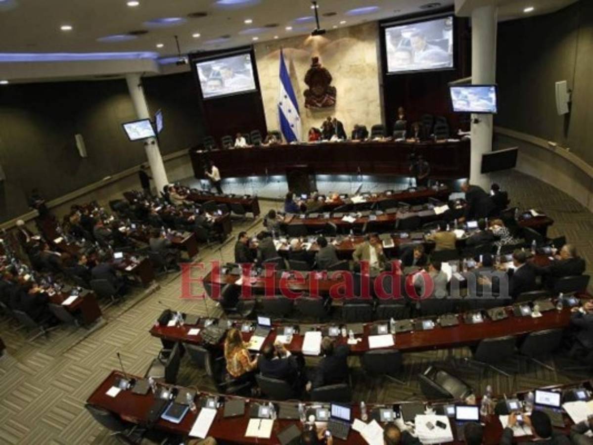 Hasta el lunes diputados reanudarán sesiones en el Congreso Nacional