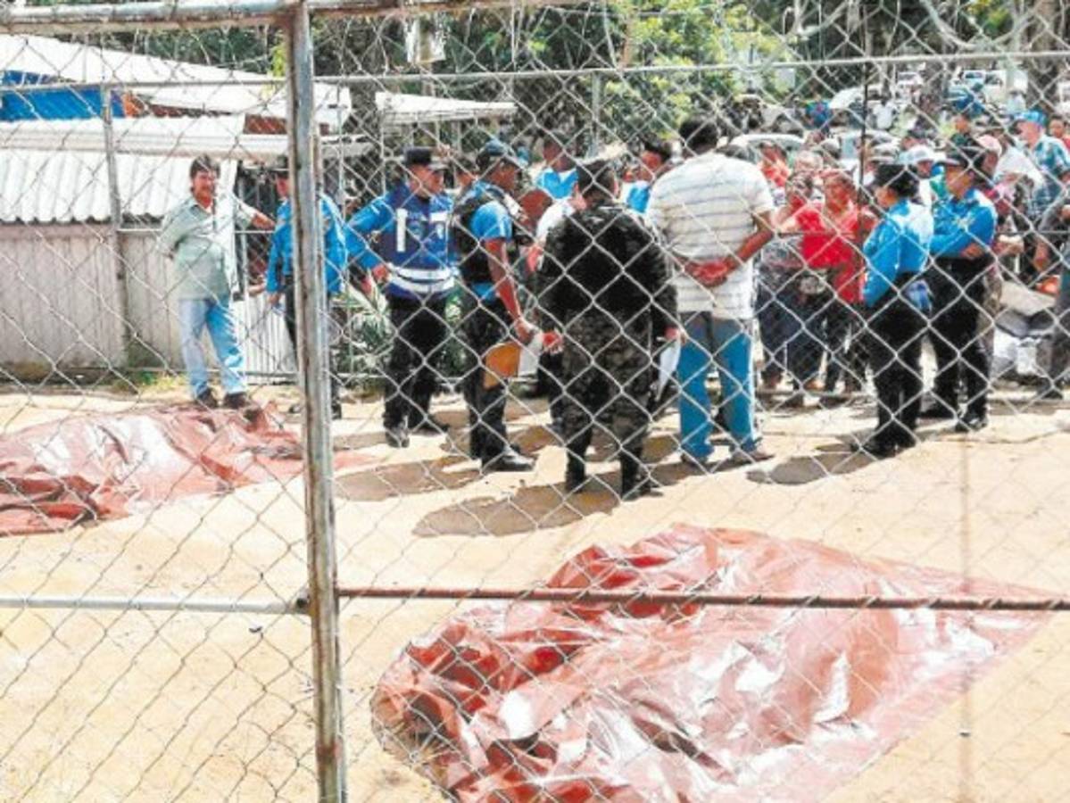 Agentes de inteligencia de la Policía Nacional investigan doble crimen suscitado en Danlí