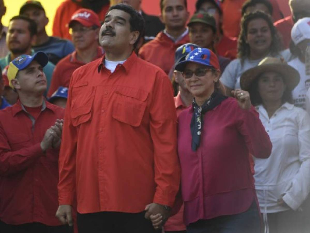 Nicolás Maduro llama a los militares a combatir a 'cualquier golpista'