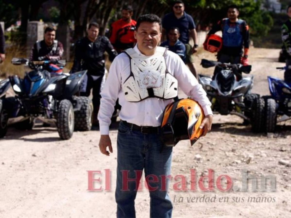 Cárlenton Dávila: 'Me crie al aire libre, en calzoncillos, sin zapatos'