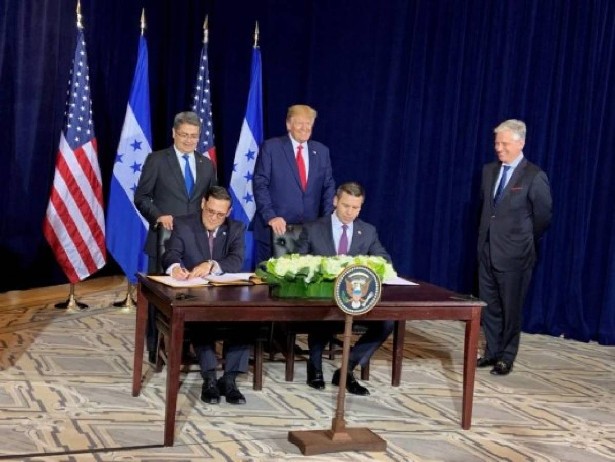 Honduras y Estados Unidos firman acuerdo migratorio
