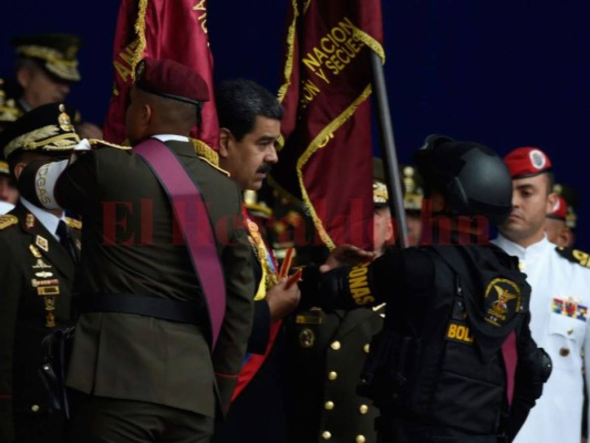 Nicolás Maduro sale ileso de atentado con explosivos