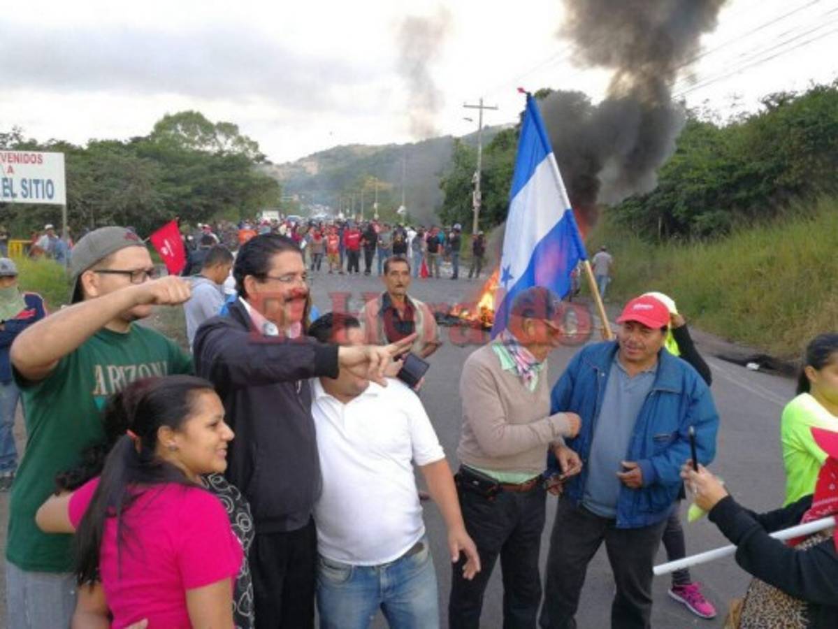 'Mel' Zelaya encabeza tomas de la Alianza de Oposición en la colonia El Sitio de la capital