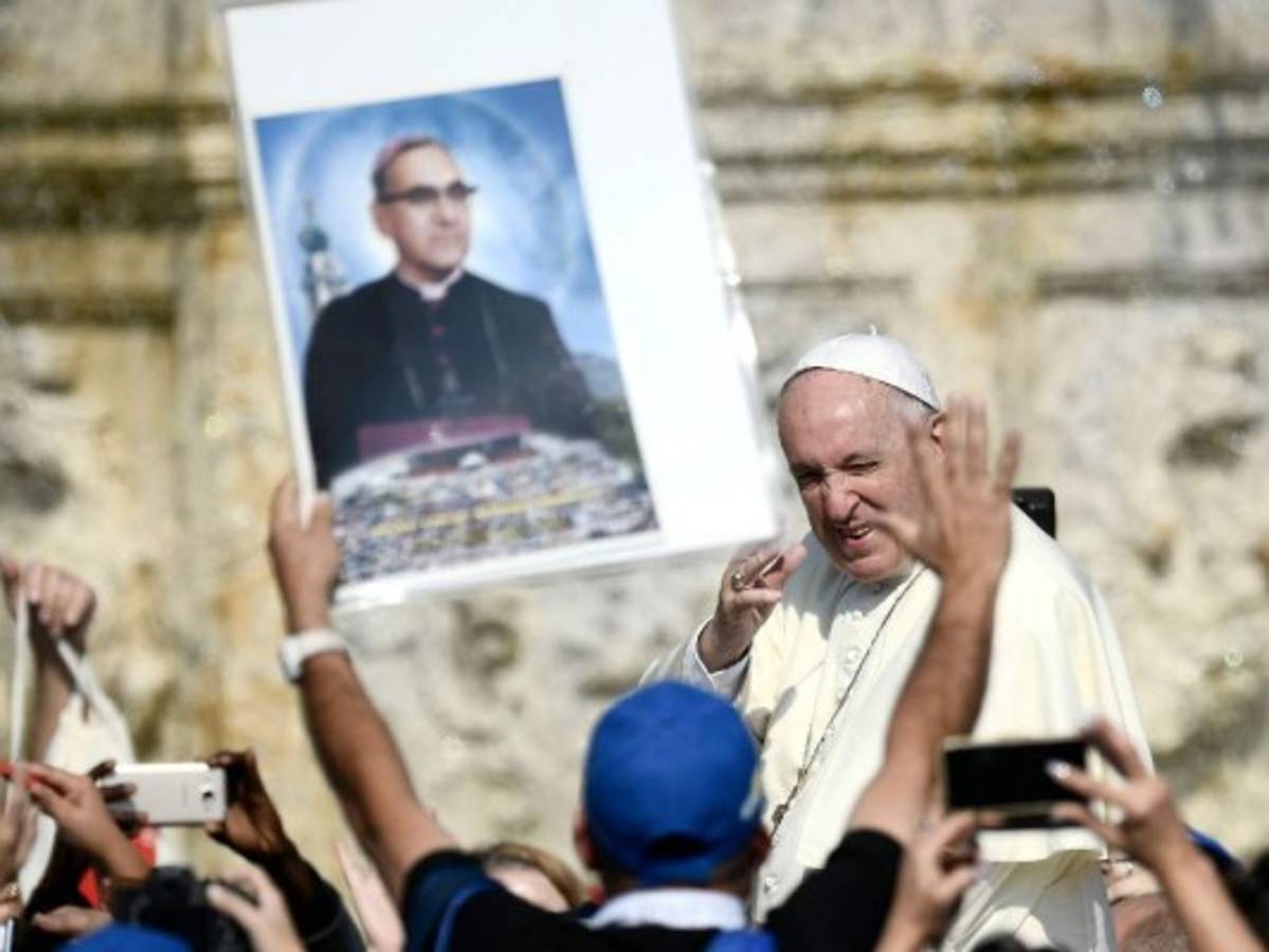 ﻿Papa Francisco proclama santo al obispo salvadoreño Óscar Arnulfo Romero