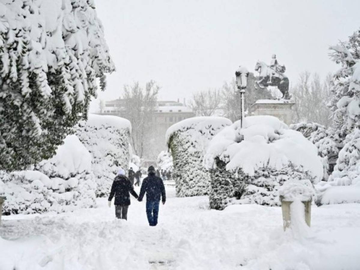 Al menos tres muertos deja tormenta de nieve en España