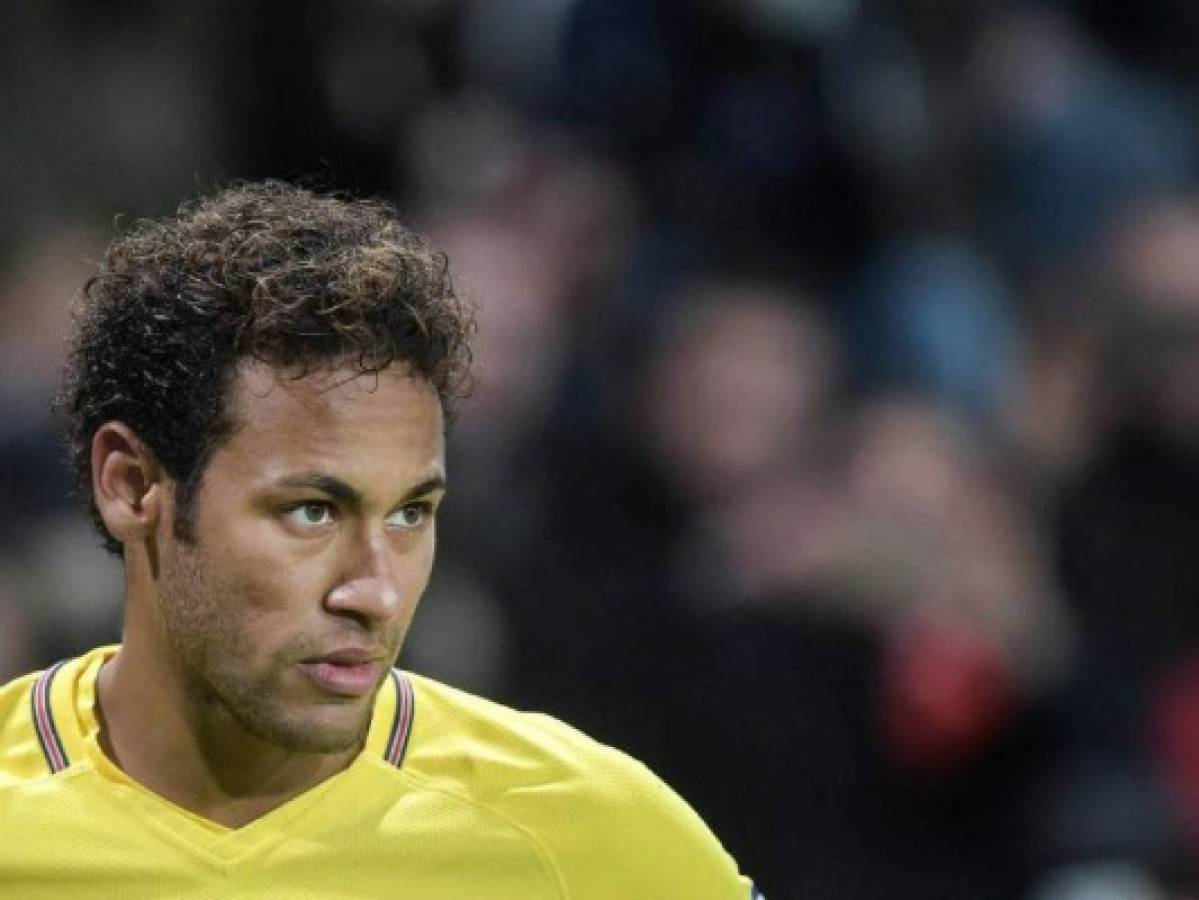 Neymar regresará 'en dos o tres semanas' a París 